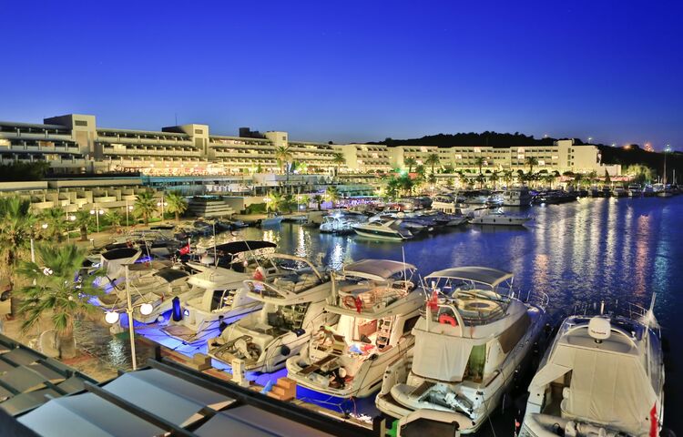Altın Yunus Resort & Thermal Hotel