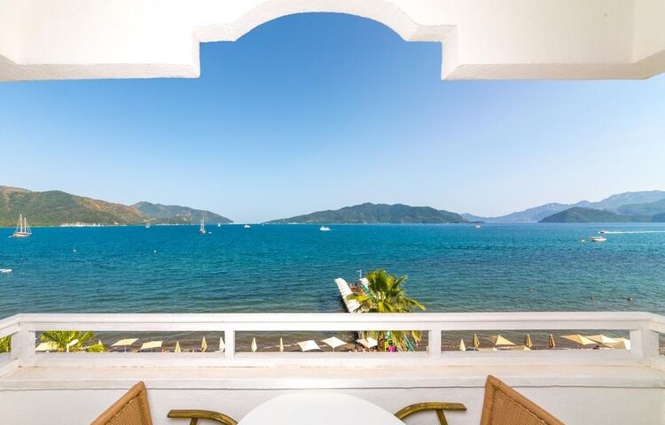 Honeymoon Beach Hotel